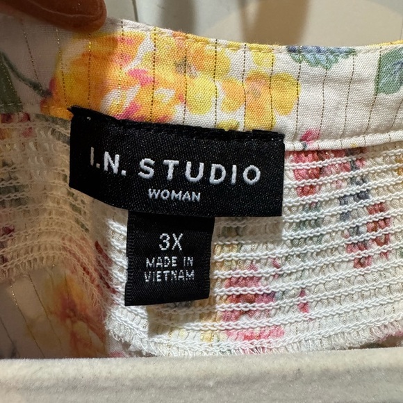 Boho Floral Women's Top with Yellow Accents Size 3X I.N. Studio Hippie Cottage - Picture 11 of 15